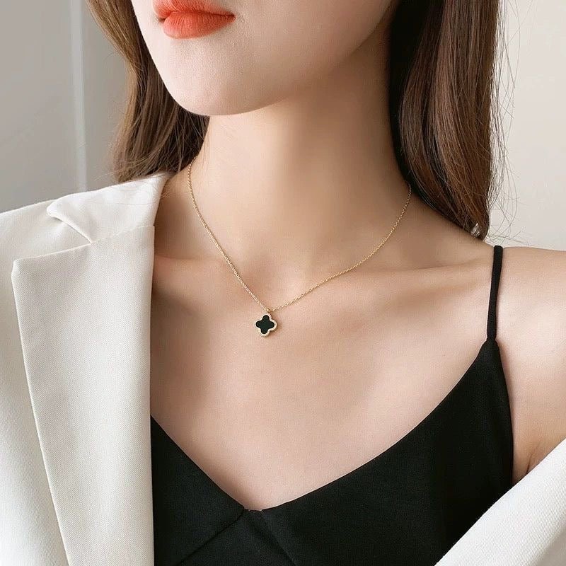Two Sided Black And White Vancleef Necklace - Jewel Glimpse